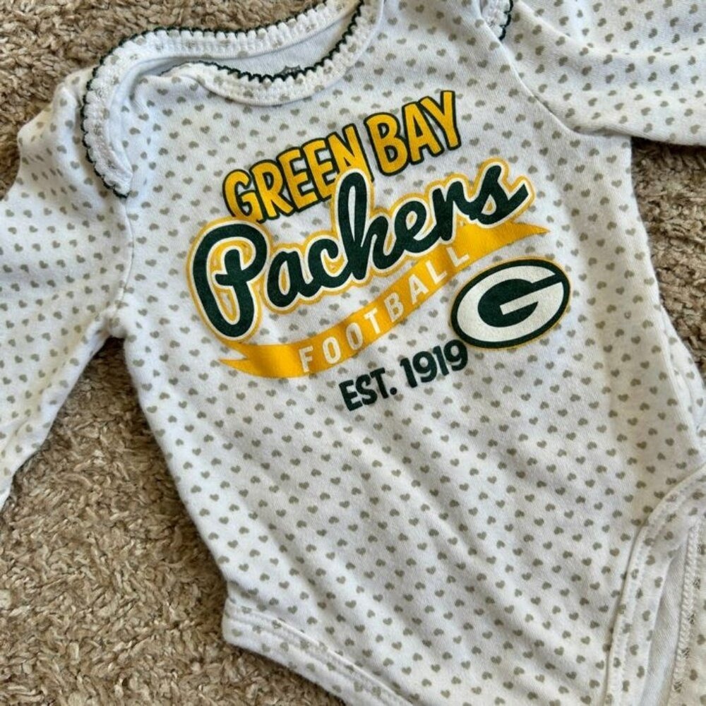 NFL Green Bay Packers Baby Bodysuit Long‎ Sleeve White Heart Print 0-3M